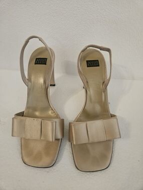 Anne Klein Metallic Champagne Bow Slingback Heels